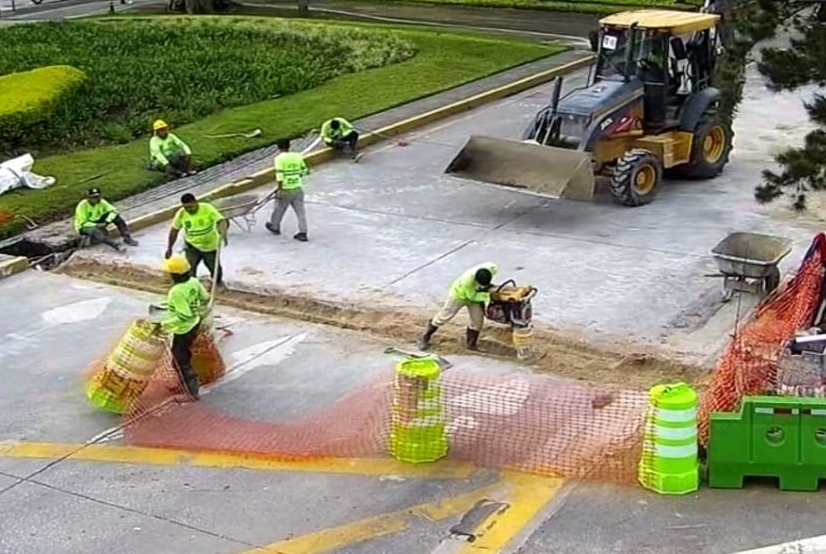 Trabajos en la avenida reforma por semáforos inteligentes