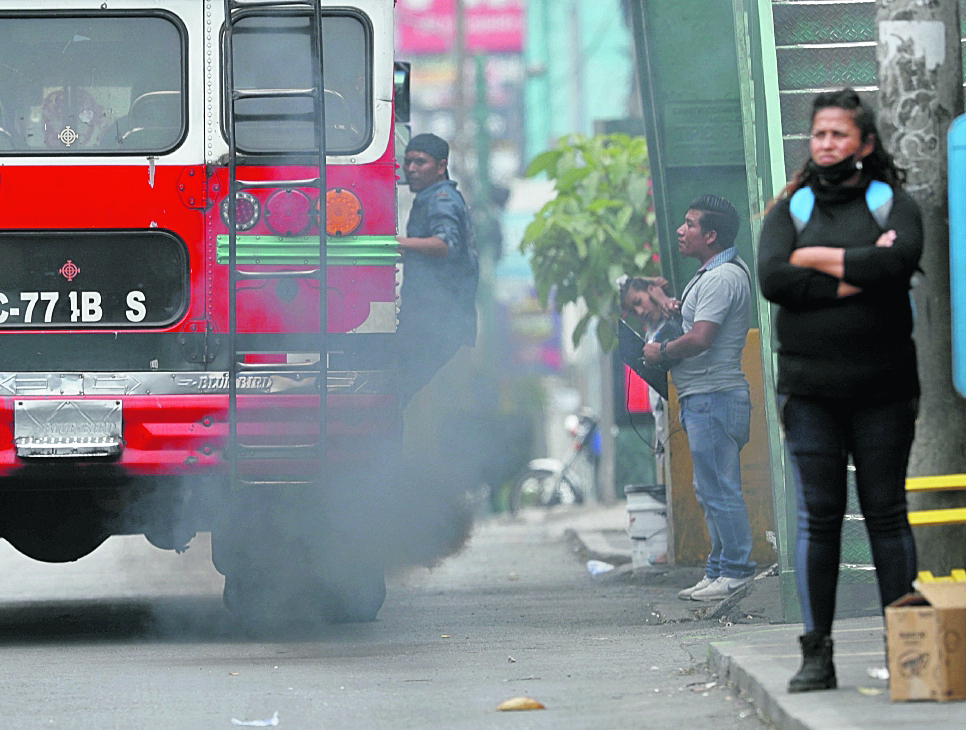 Contaminación de humo negro en la ciudad capital. Fotografía  Esbin Garcia 25-05-22