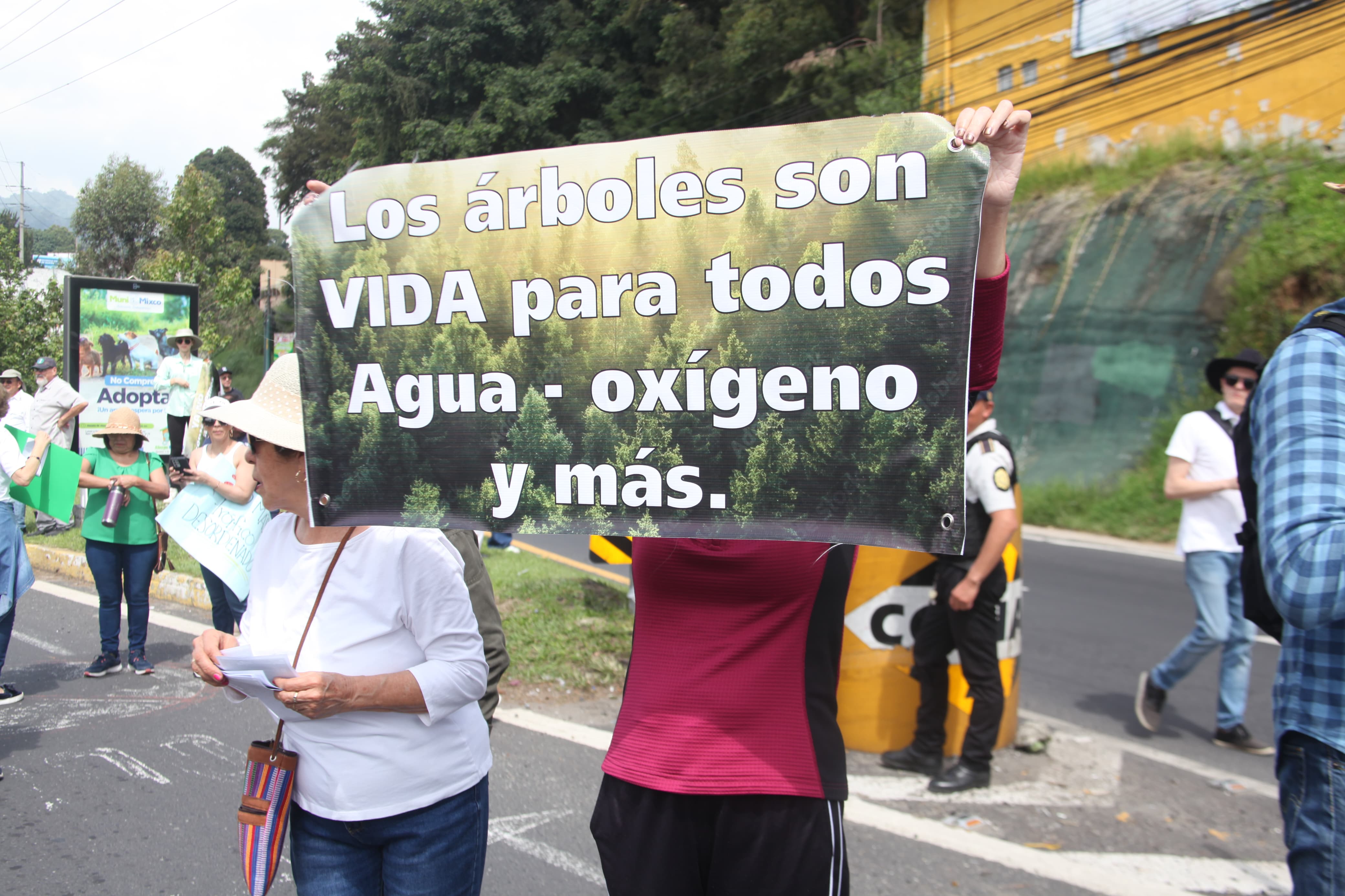 Manifestación en Mixco por tala de árboles