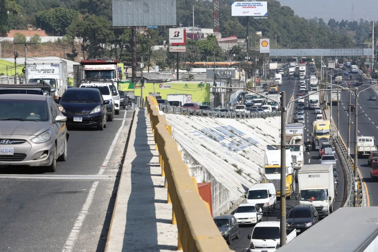 A partir del 4 de noviembre el paso en el puente Enrique Tejada Wyld en Villa Nueva será irregular por mantenimiento. (Foto Prensa Libre: Hemeroteca PL)