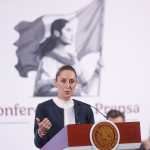 MEX6118. CIUDAD DE MÉXICO (MÉXICO), 27/11/2024.- La presidenta de México, Claudia Sheinbaum, habla durante su rueda de prensa matutina en Palacio Nacional, este miércoles en Ciudad de México (México). Sheinbaum aseguró que el canciller, Juan Ramón de la Fuente, ya está en contacto con el equipo del presidente electo de Estados Unidos, Donald Trump, para que en próximos días aborden el tratado comercial, migración, violencia y tráfico de armas. EFE/ Isaac Esquivel