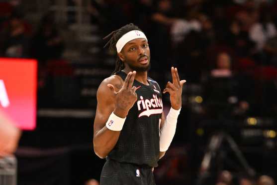 HOUSTON, TEXAS - NOVEMBER 23: Jerami Grant #9 of the Portland Trail Blazers celebrates after scoring three points against the Houston Rockets during the second quarter at Toyota Center on November 23, 2024 in Houston, Texas. NOTE TO USER: User expressly acknowledges and agrees that, by downloading and or using this photograph, User is consenting to the terms and conditions of the Getty Images License Agreement.   Jack Gorman/Getty Images/AFP (Photo by Jack Gorman / GETTY IMAGES NORTH AMERICA / Getty Images via AFP)