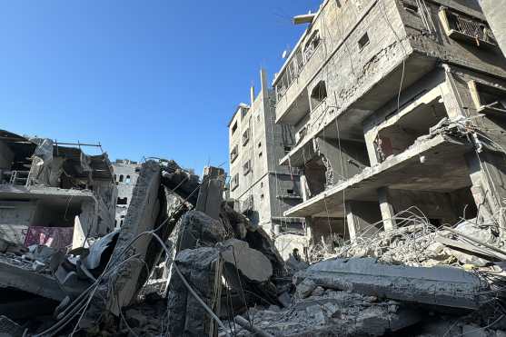 A picture shows the destruction in Beit Lahia, in the northern Gaza Strip, on November 21, 2024, as the war between Israel and Palestinian Hamas militants continues. (Photo by AFP)