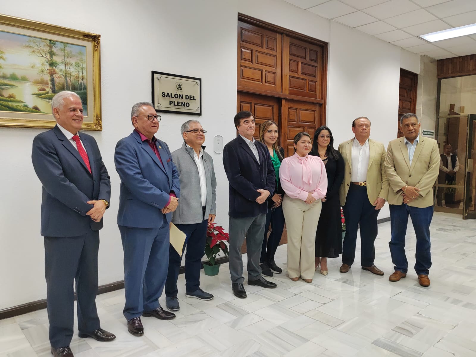 Los magistrados del grupo de ocho tras ganar la primera presidencia de la CSJ el 16 de noviembre de 2024. Fotografía: Prensa Libre. 
