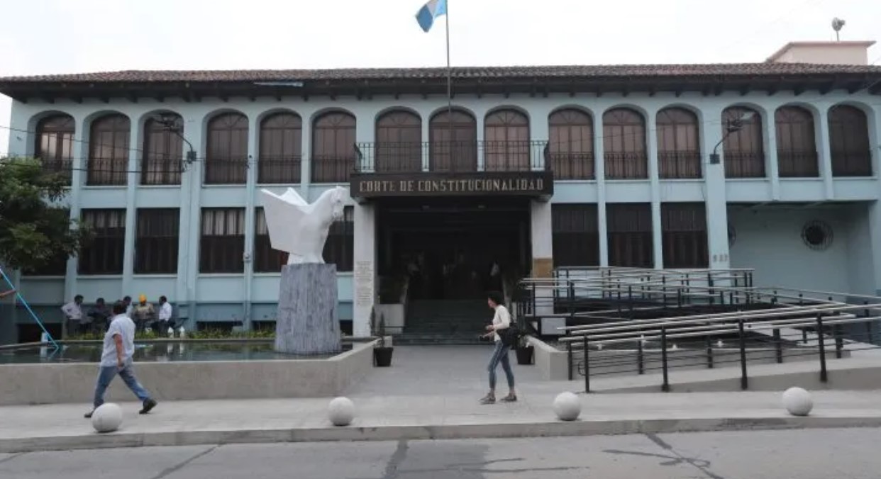 La CC sigue acumulando acciones legales que rechazan el aumento de sueldo de los diputados. Fotografía: Prensa Libre. 