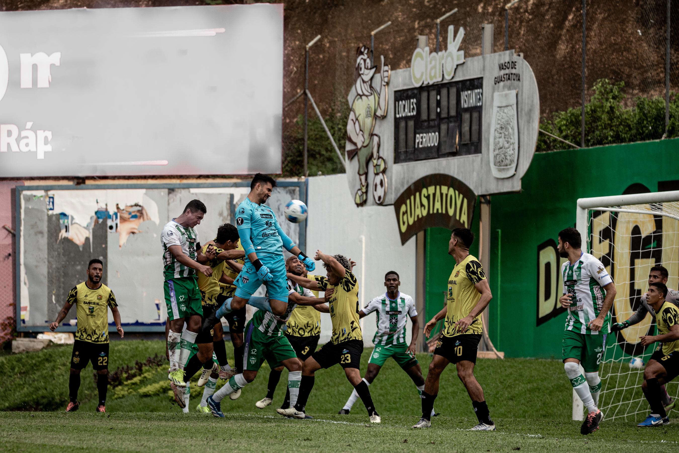 El portero de Antigua GFC marcó el gol del empate ante Guastatoya.