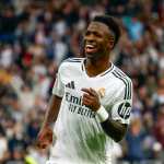MADRID, 09/11/2024.- El delantero brasileño del Real Madrid Vinicius Junior celebra uno de sus goles durante el partido de la jornada 13 de LaLiga entre Real Madrid y Osasuna, este sábado en el estadio Santiago Bernabéu en Madrid.-EFE/ Daniel González