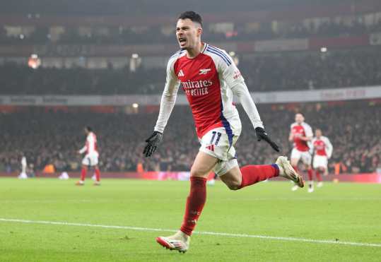 London (United Kingdom), 18/01/2025.- Gabriel Martinelli of Arsenal celebrates after scoring the 1-0 goal during the English Premier League match between Arsenal FC and Aston Villa, in London, Britain, 18 January 2025. (Reino Unido, Londres) EFE/EPA/NEIL HALL EDITORIAL USE ONLY. No use with unauthorized audio, video, data, fixture lists, club/league logos, 'live' services or NFTs. Online in-match use limited to 120 images, no video emulation. No use in betting, games or single club/league/player publications.