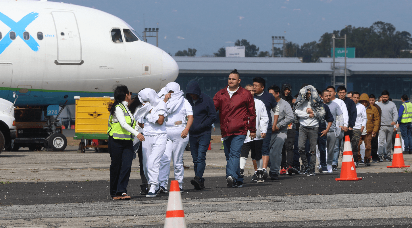 Deportados de EE. UU. llegan a Guatemala. EFE