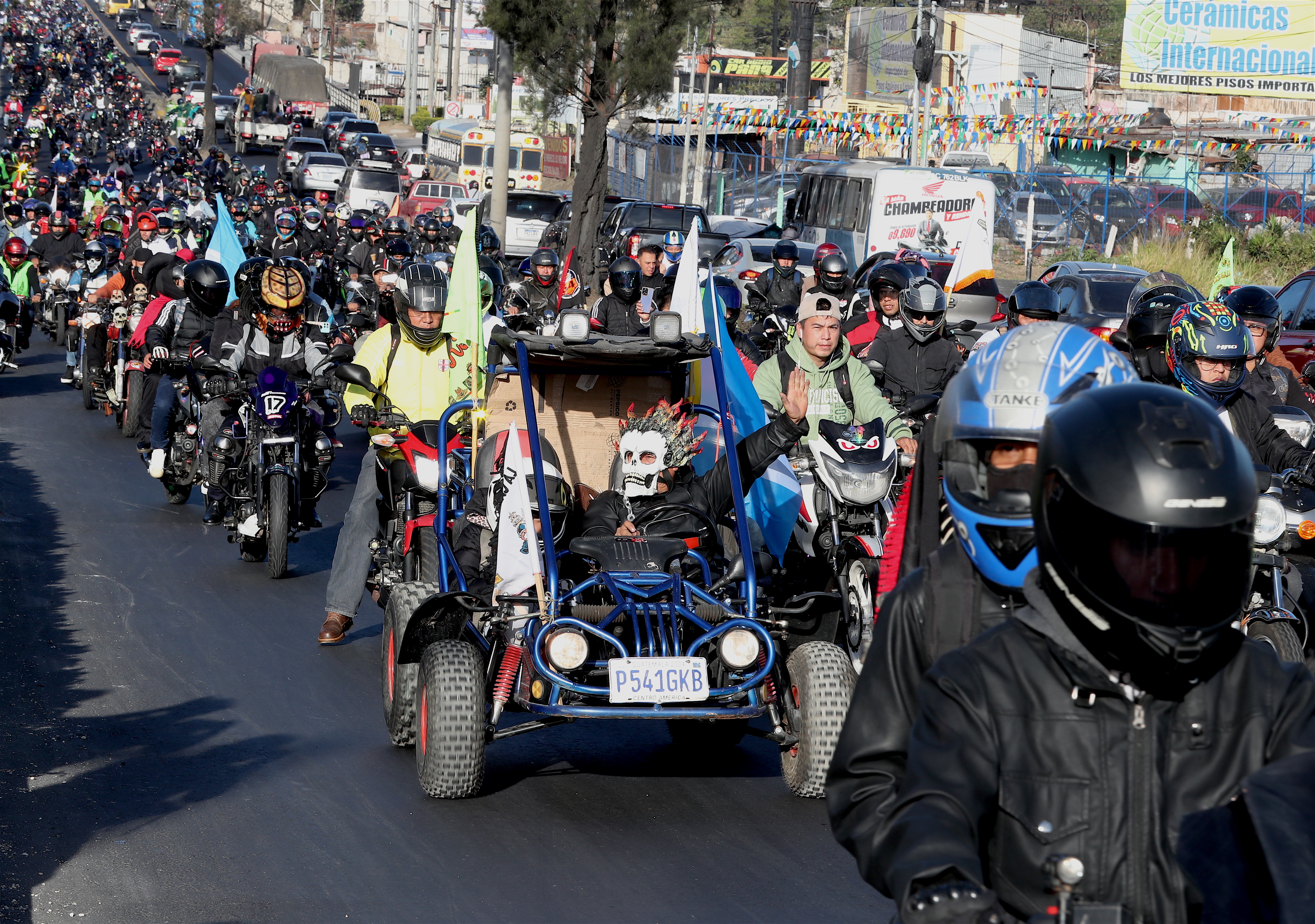Según estimaciones de años pasados, han existido ediciones de esta romería donde se han reunido hasta 70 mil motoristas durante el evento, por lo cual es la caravana más grande de Guatemala. (Foto Prensa Libre: Esbin García)