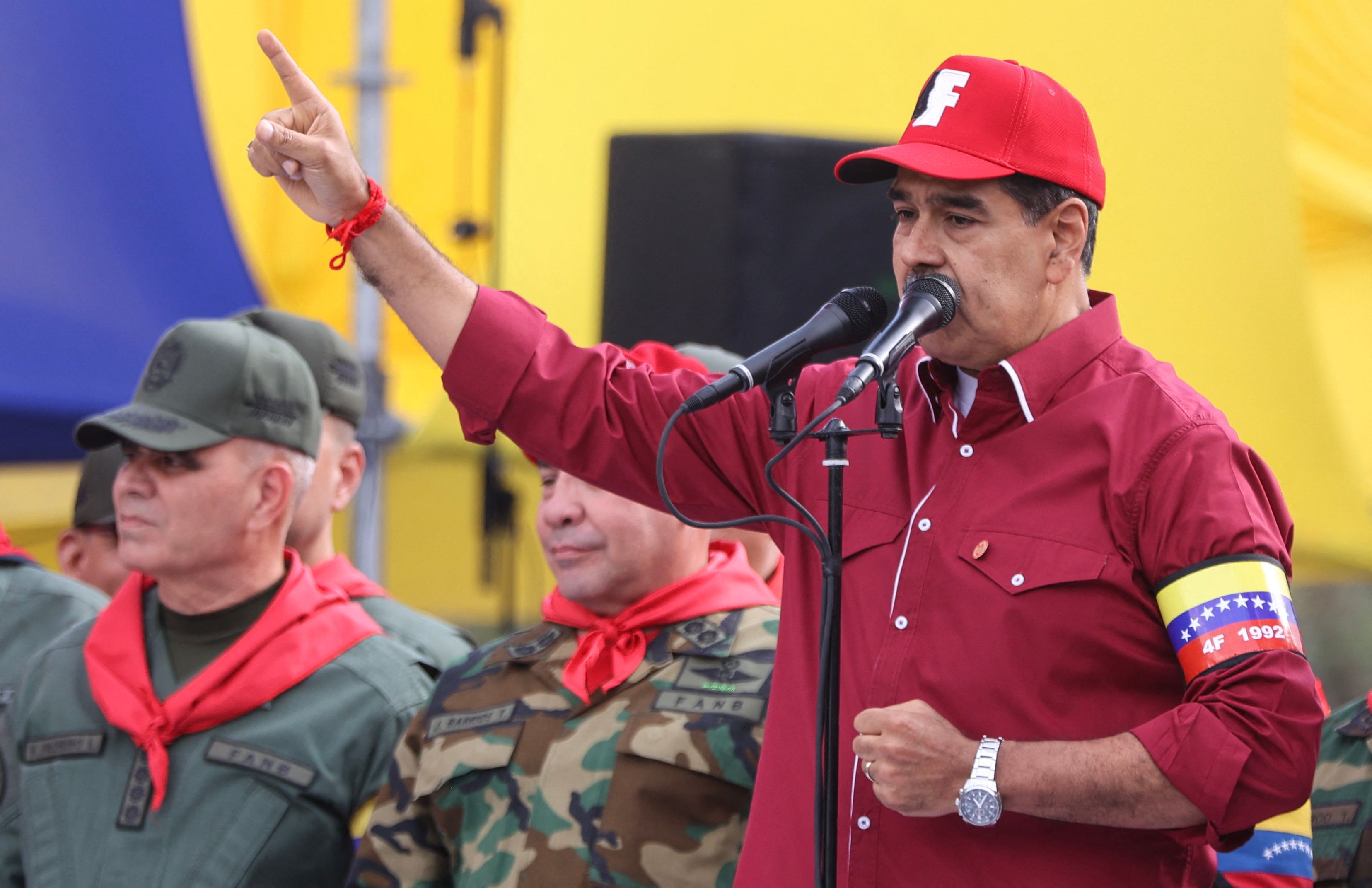 Maduro señala que el Tren de Aragua ya no existe y que los migrantes deportados son trabajadores venezolanos. (Foto Prensa Libre: AFP)
