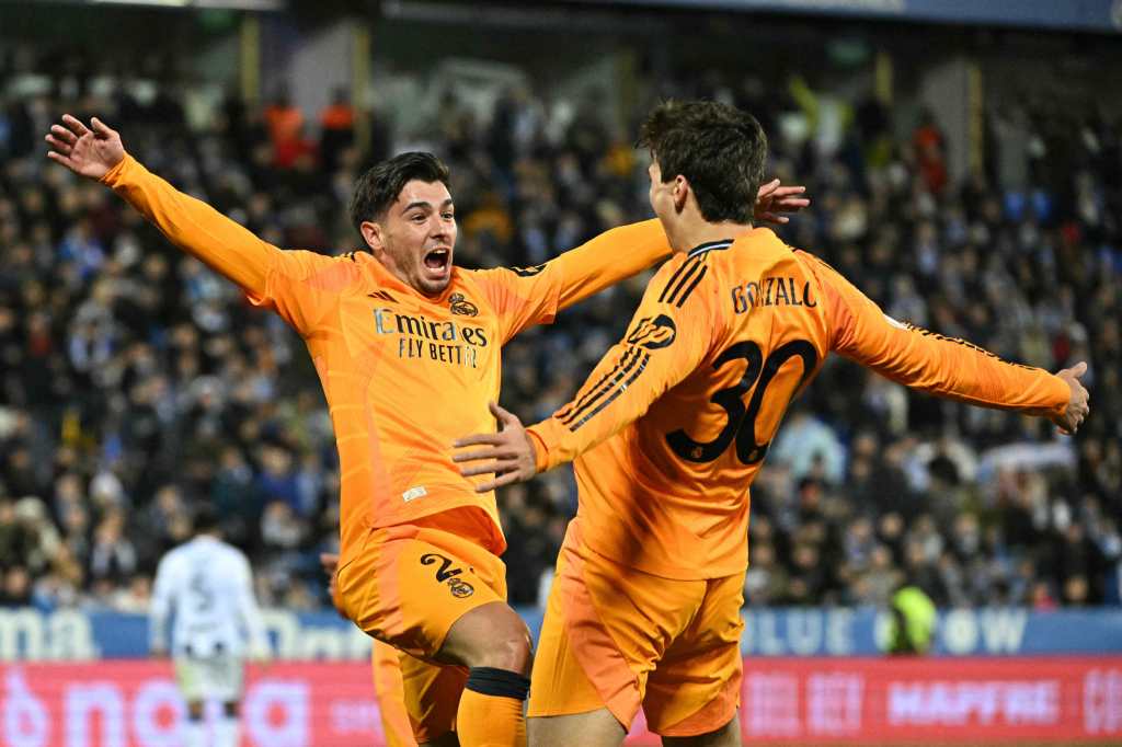 Gonzalo García celebra su gol con el que el Real Madrid ganó. 