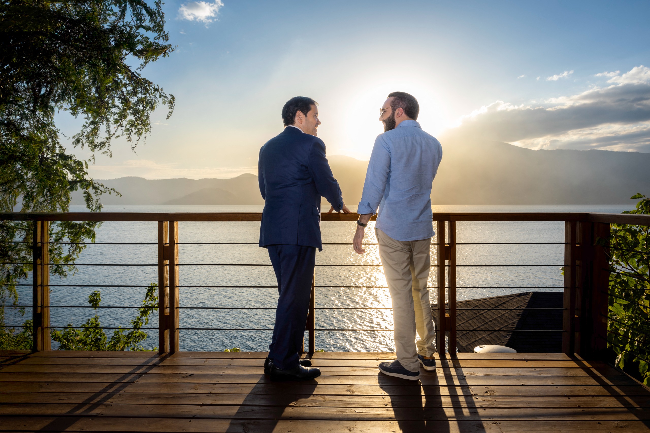 Handout picture released by El Salvador's Presidency press office showing US Secretary of State Marco Rubio (L) meeting with El Salvador's President Nayib Bukele at his residence in Lake Coatepeque, El Congo municipality, El Salvador, on February 3, 2025. (Photo by Handout / EL SALVADOR'S PRESIDENCY PRESS OFFICE / AFP) / RESTRICTED TO EDITORIAL USE - MANDATORY CREDIT "AFP PHOTO / El SALVADOR'S PRESIDENCY PRESS OFFICE" - NO MARKETING - NO ADVERTISING CAMPAIGNS - DISTRIBUTED AS A SERVICE TO CLIENTS
