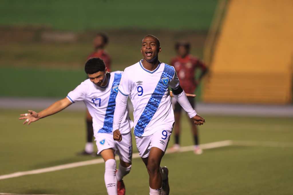 El jugador de Antigua GFC, Marvin Ávila, contó con varias opciones de gol.