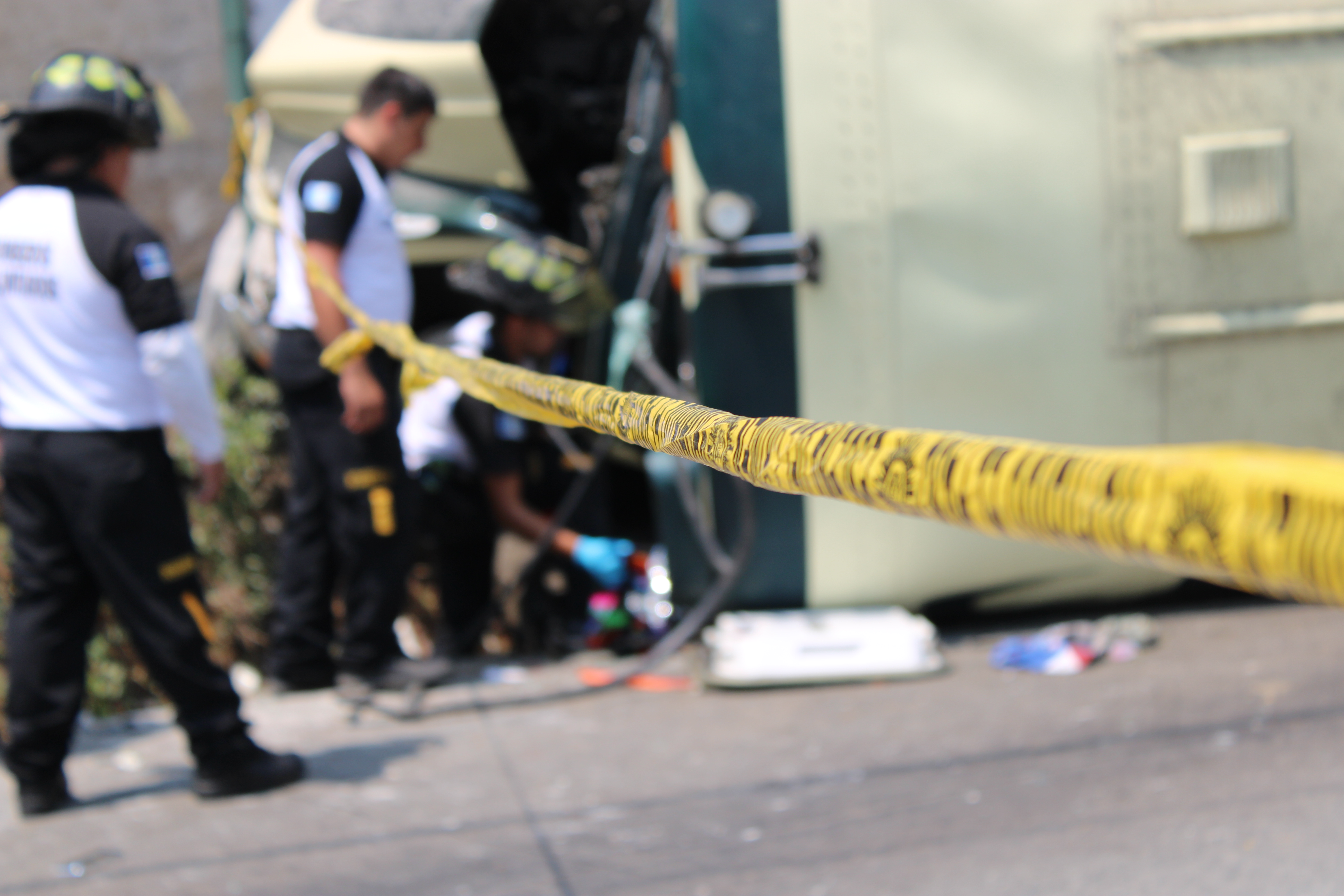 Accidente de tránsito en el kilometro 19.5 ruta a occidente, donde un bus de transporte extraurbano volc , dejando el saldo de dos personas fallecidas.Fotografa Luis Mach 26-04-24Fotografa Esbin Garcia 26-04-24
