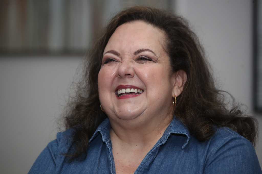 Celia María Recinos Abularach, también conocida por su personaje de doña Rome, es cantante, compositora, actriz, locutora y comediante guatemalteca. También, creó otros personajes conocidos como La Consuelito y El Gabrielito reconocidos en la televisión y radio guatemalteca Foto: BYRON RIVERA 13/02/2025