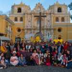 Foto grupal de los beneficiados de Fundación Hogar de la Merced
