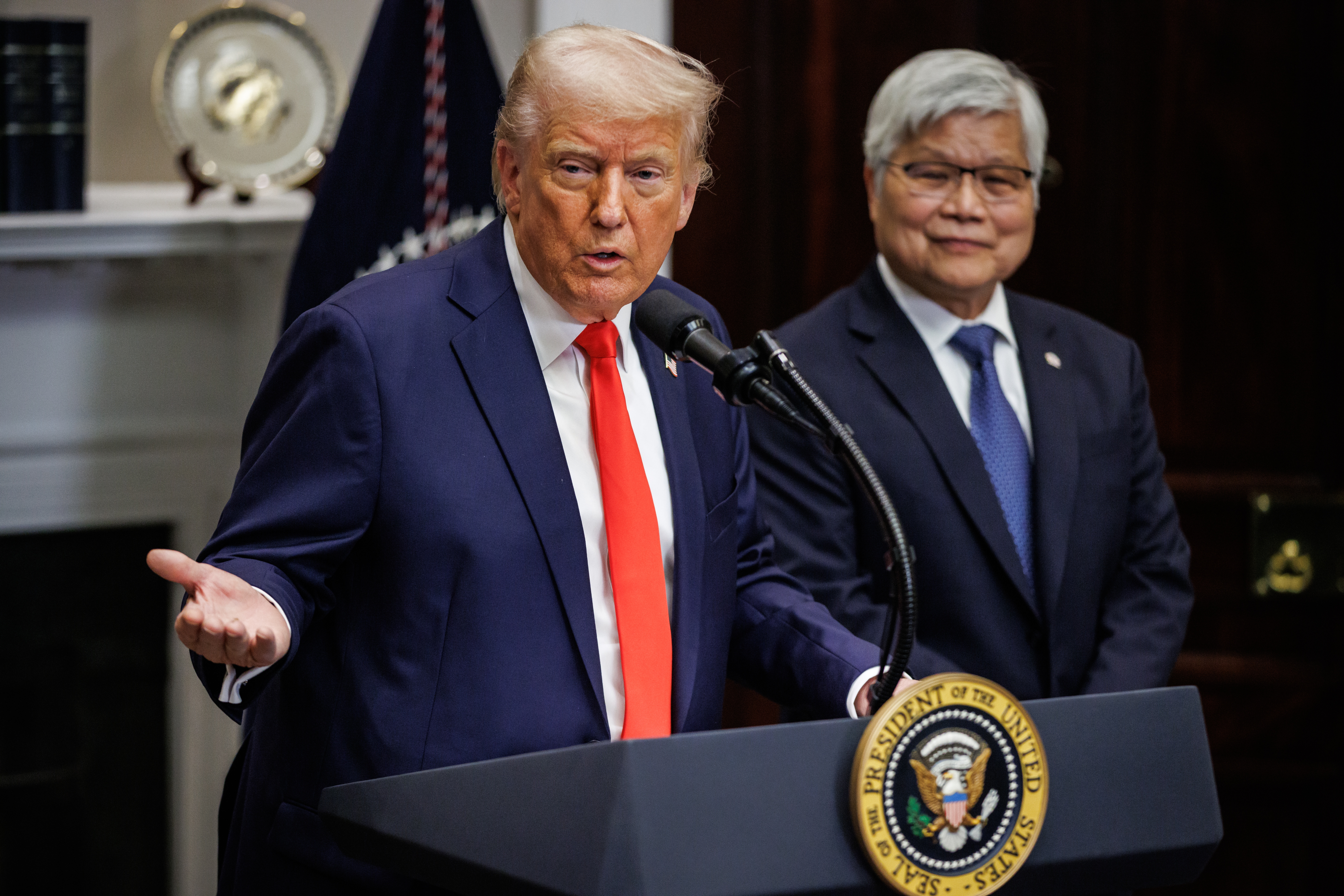 El presidente Trump anuncia una inversión de US$100 mil millones en EE.UU. por parte de TSMC