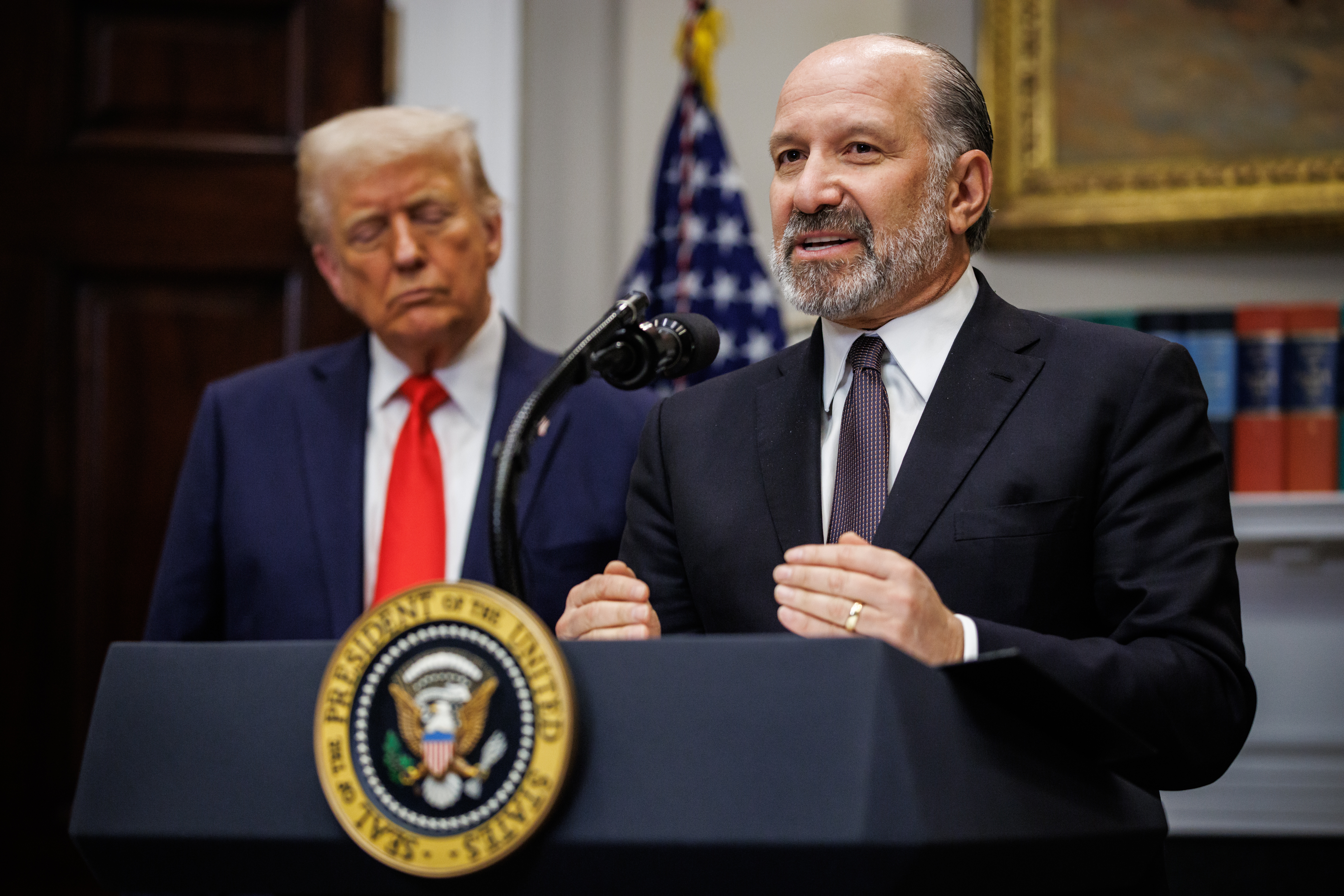 El secretario de Comercio de Estados Unidos, Howard Lutnick y el presidente Donald Trump