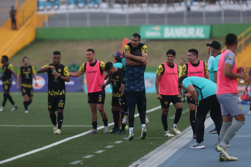 Isaac Acuña fue autor de dos goles en el triunfo de Guastatoya sobre Comunicaciones.