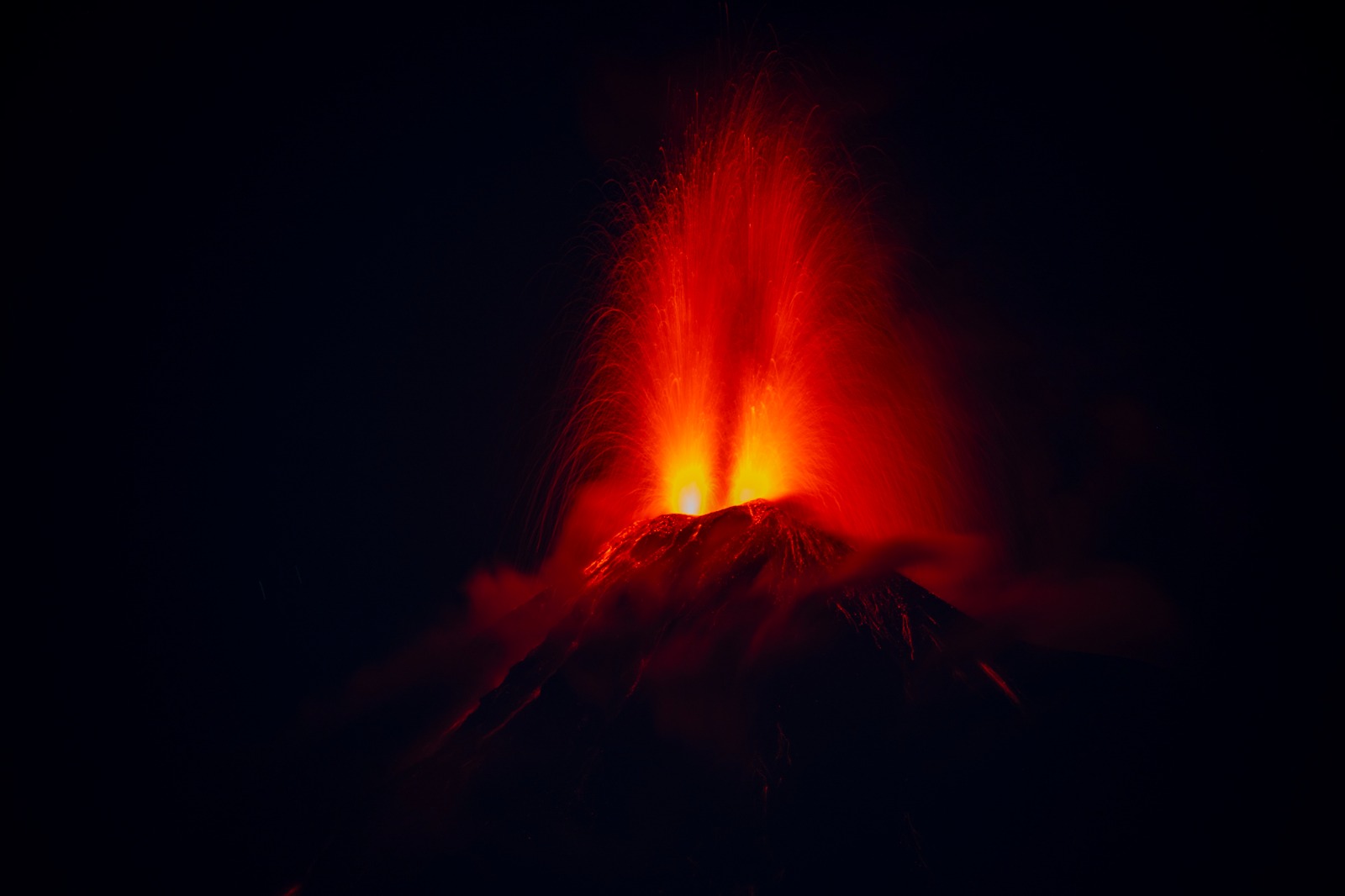 Erupción del Volcán de Fuego el 10 de marzo de 2025.