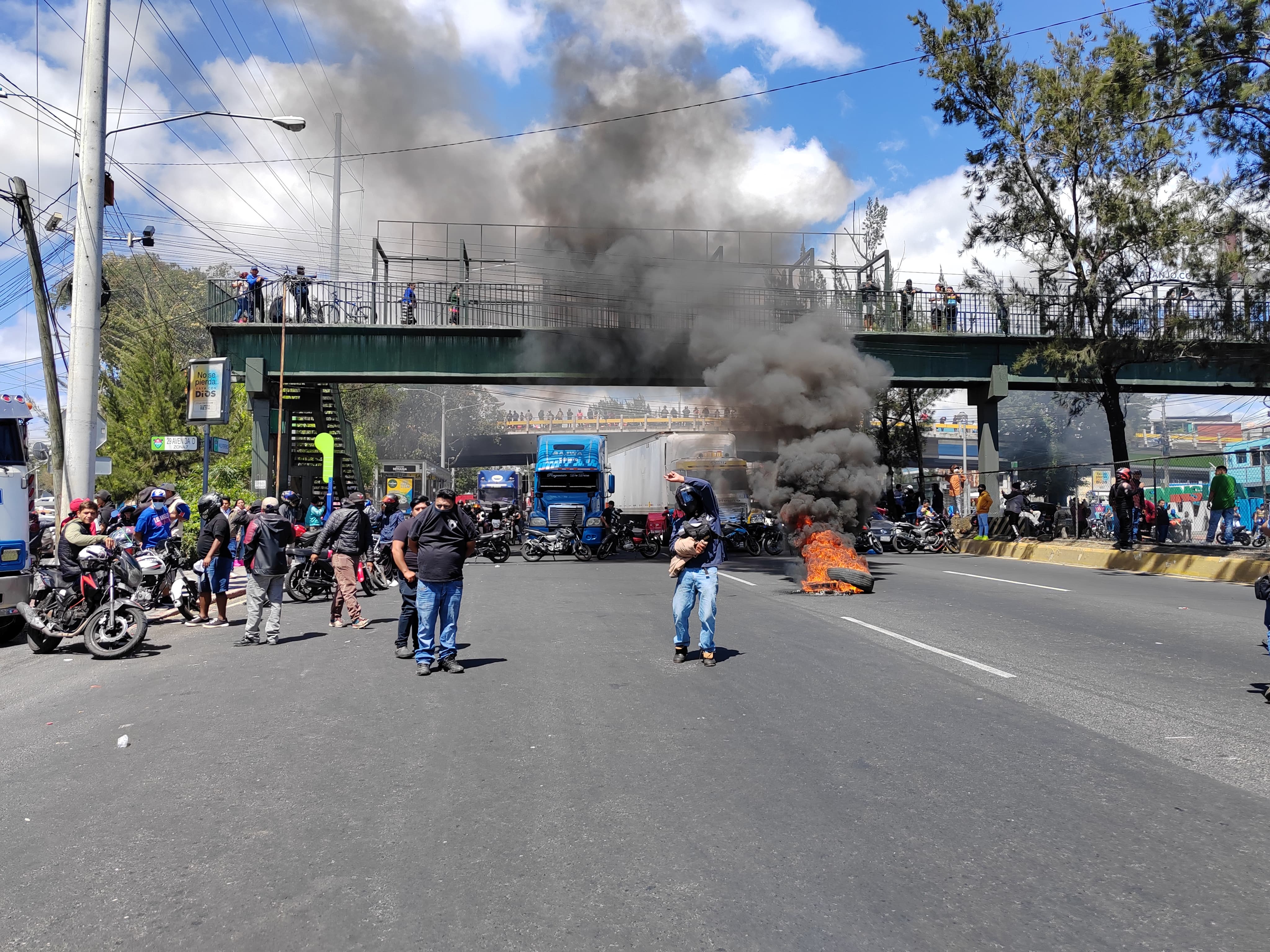 seguro obligatorio de vehículos ha creado por lo menos 13 bloqueos en diferentes puntos de Guatemala