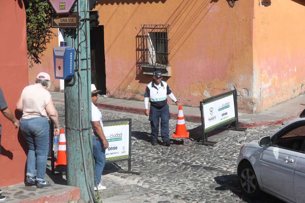 tráfico en Antigua Guatemala primer domingo de cuaresma