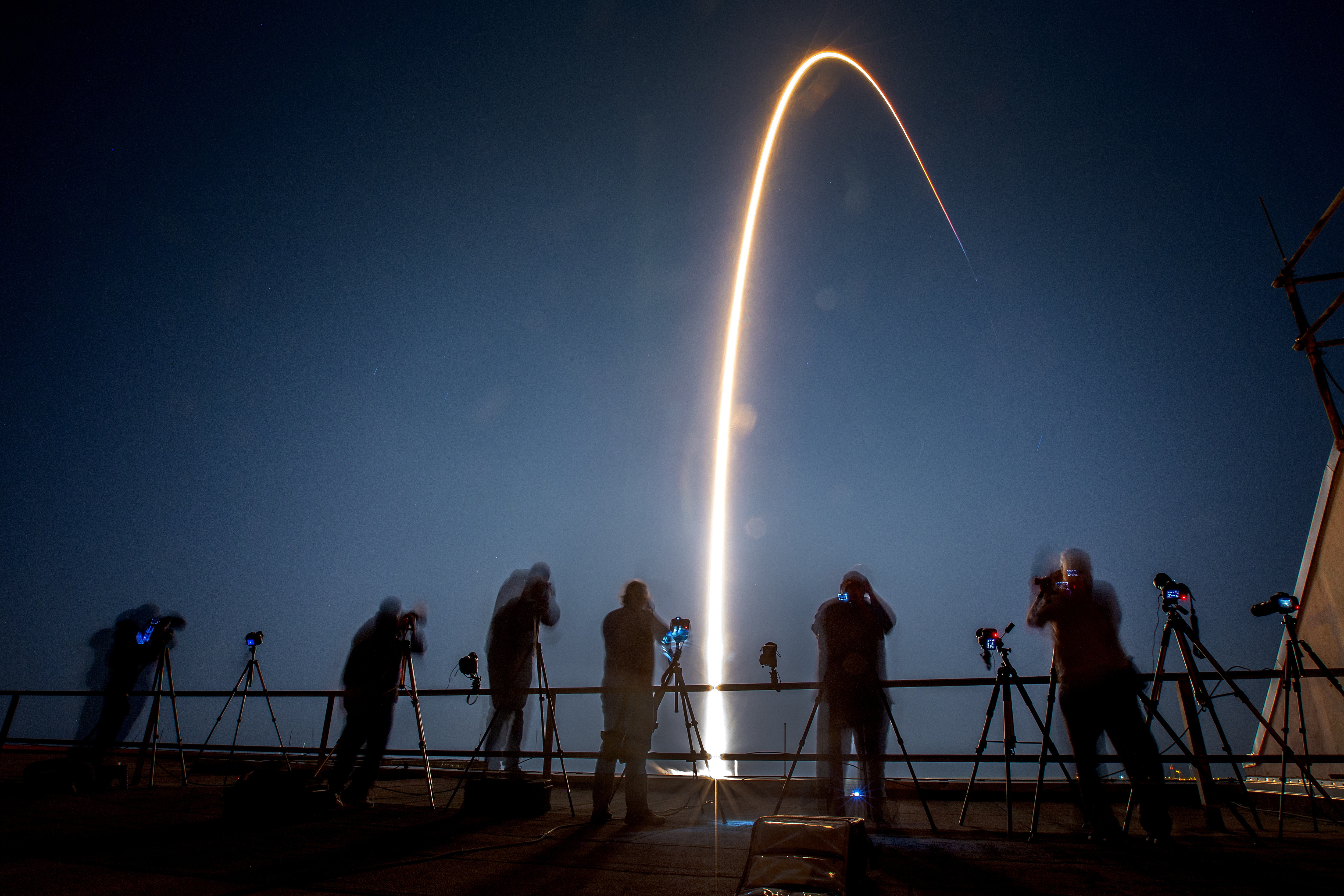 TITUSVILLE (United States), 10/04/2025.- (FILE) - The NASA Nova-C lunar lander, part of the Intuitive Machines IM-2 mission, lifts off on a SpaceX Falcon 9 rocket, from the Launch Complex 39A at the Kennedy Space Center in Titusville, Florida, USA, 26 February 2025 (issued 10 April 2025). In 2011, the United Nations General Assembly declared 12 April as the International Day of Human Space Flight, commemorating the first human spaceflight by Soviet cosmonaut Yuri Gagarin, who orbited the Earth on 12 April 1961 aboard Vostok 1. EFE/EPA/CRISTOBAL HERRERA-ULASHKEVICH ATTENDION EDITORS: THE PICTURE IS PART OF A WIDER COLLECTION ON SPACEFLIGHT GLOBAL ODYSSEY AVAILABLE AT EPAIMAGES.COM