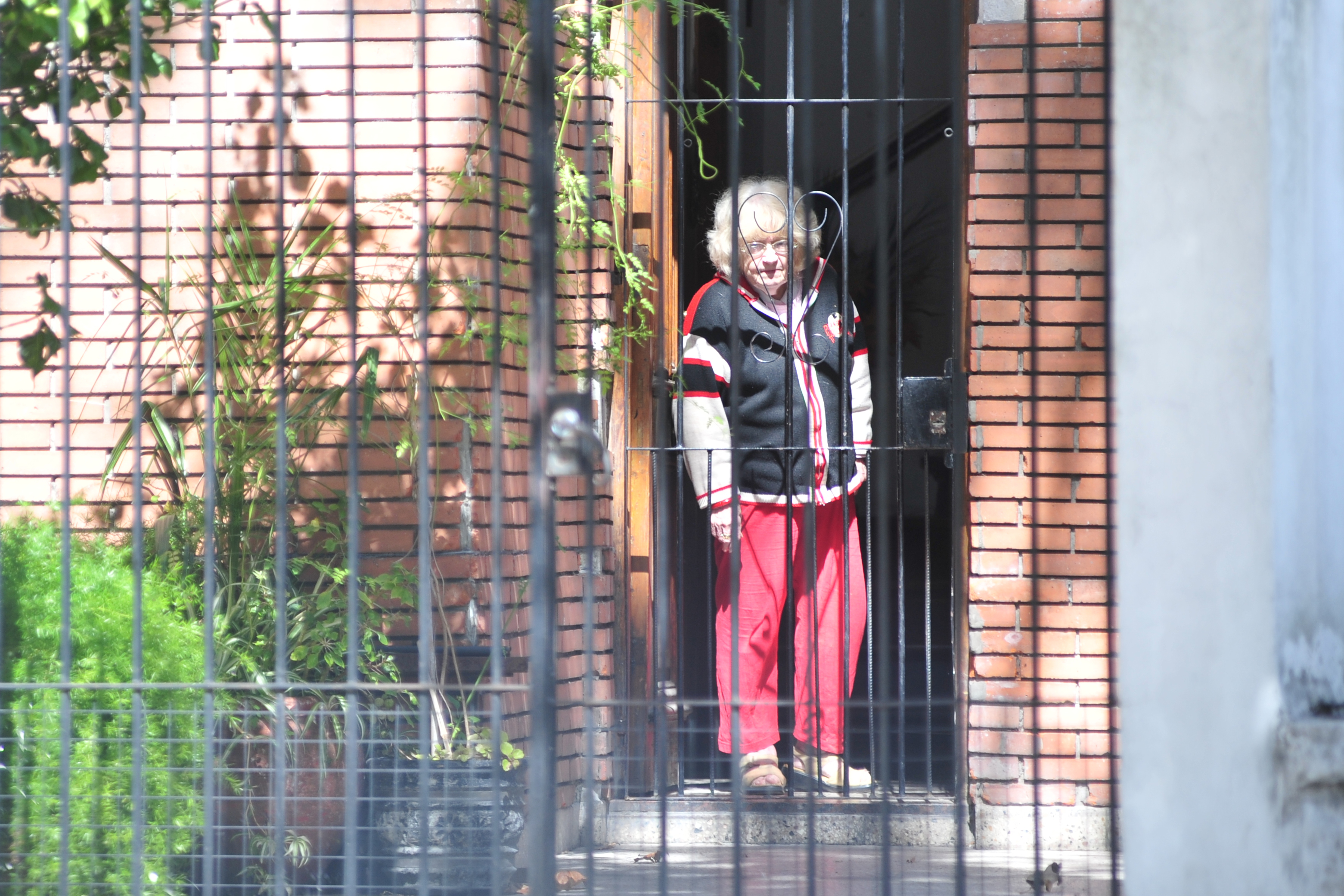 AMDEP5438. FLORES (ARGENTINA), 21/04/2025.- Fotografía del 15 de marzo de 2013 de la novia del papa Francisco en su niñez Amalia Damonte en Flores, Buenos Aires (Argentina). El papa Francisco falleció este lunes a las 7.35 horas (5.35 GMT), a los 88 años de edad, en su residencia de la Casa Santa Marta, anunció en un vídeo mensaje el camarlengo, el cardenal Kevin Joseph Farrel. EFE/ Enrique García Medina