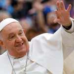 Fotografía de archivo del pasado 20 de noviembre de 2024 que muestra al papa Francisco durante una audiencia general en la Plaza de San Pedro en el Vaticano