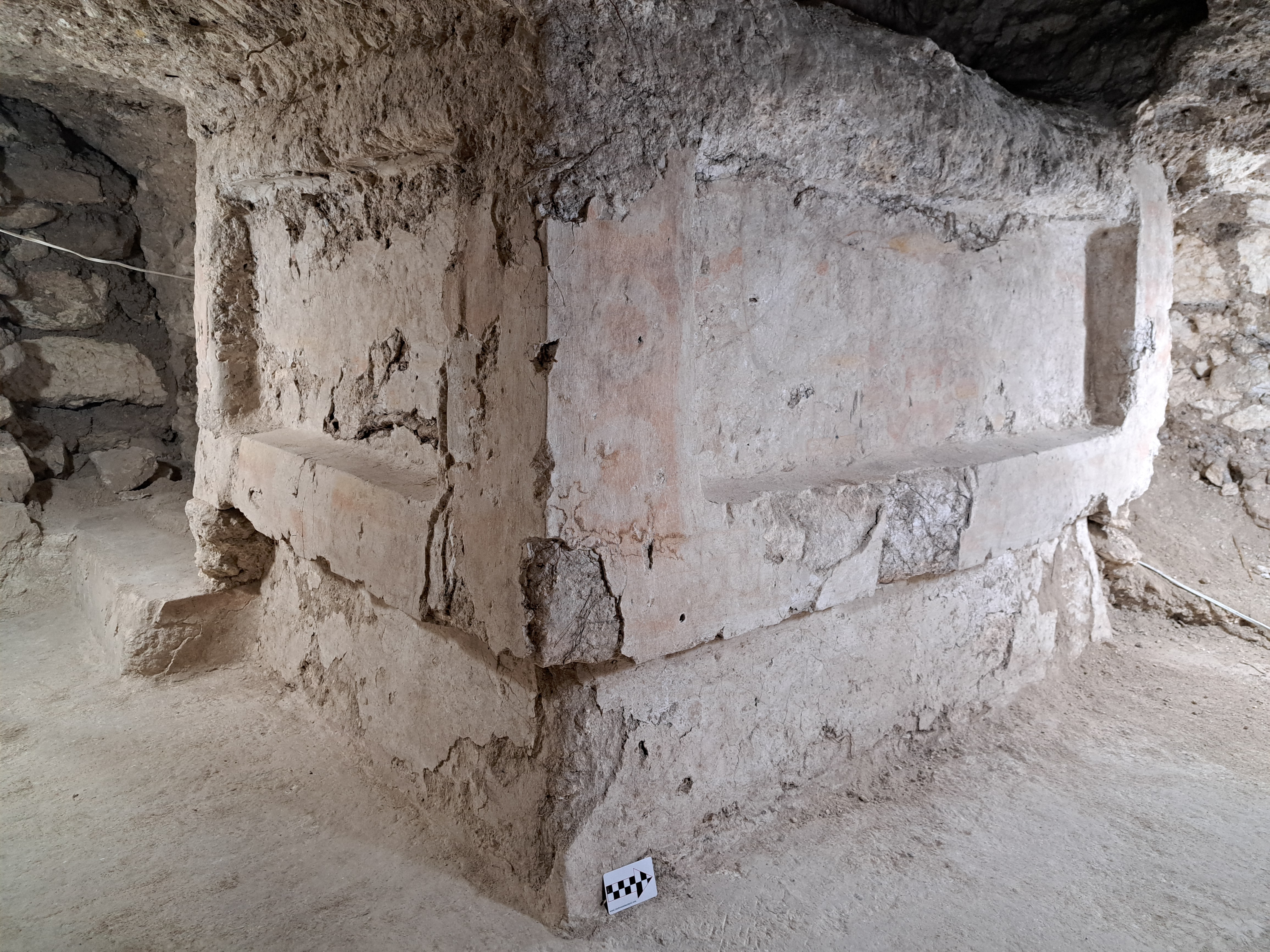 Hallazgo de altar en Tikal revela nuevo tipo de vínculos entre esta ciudad y Teotihuacán