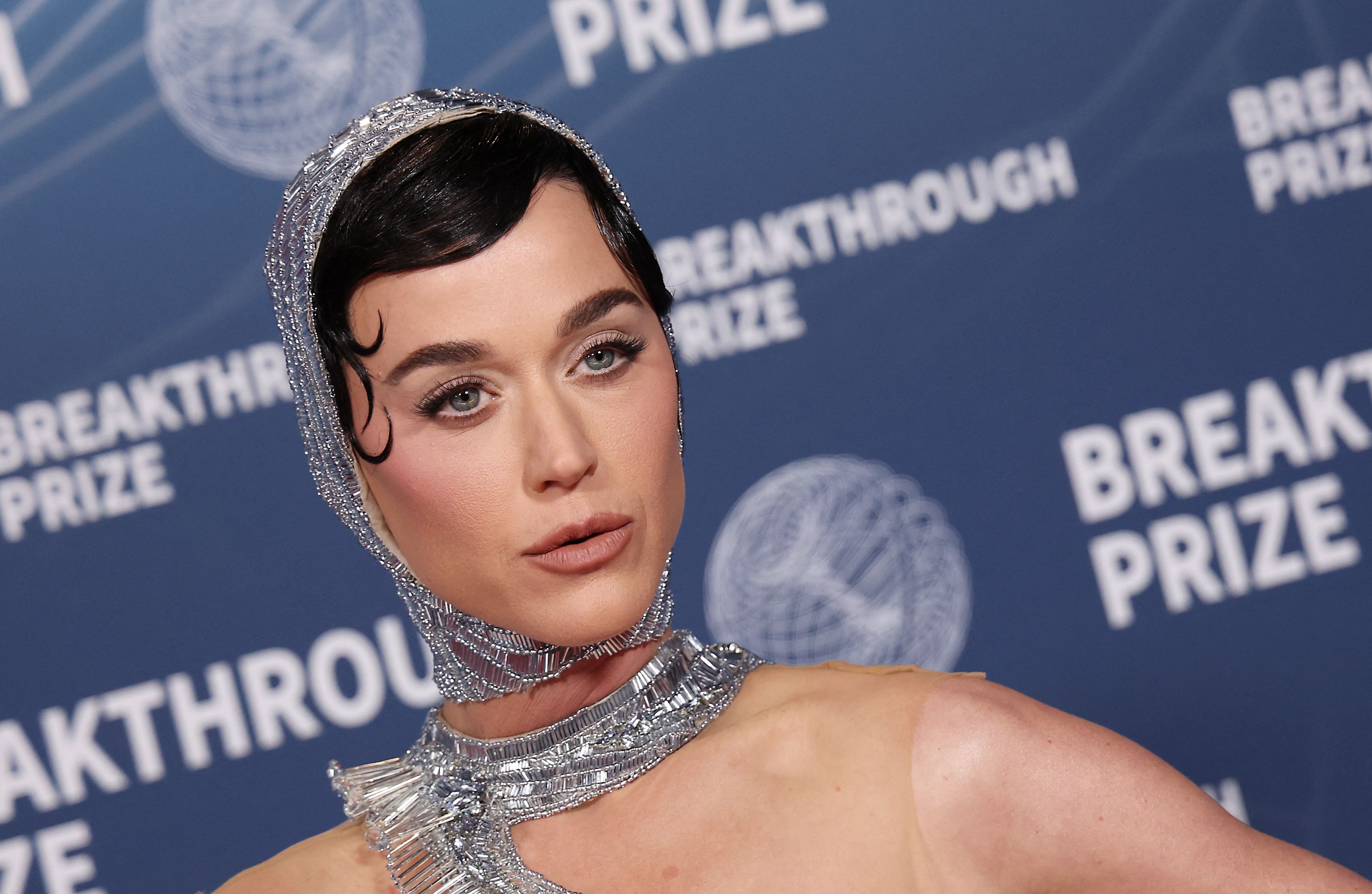 Katy Perry viajará al espacio en el primer vuelo femenino de Blue Origin