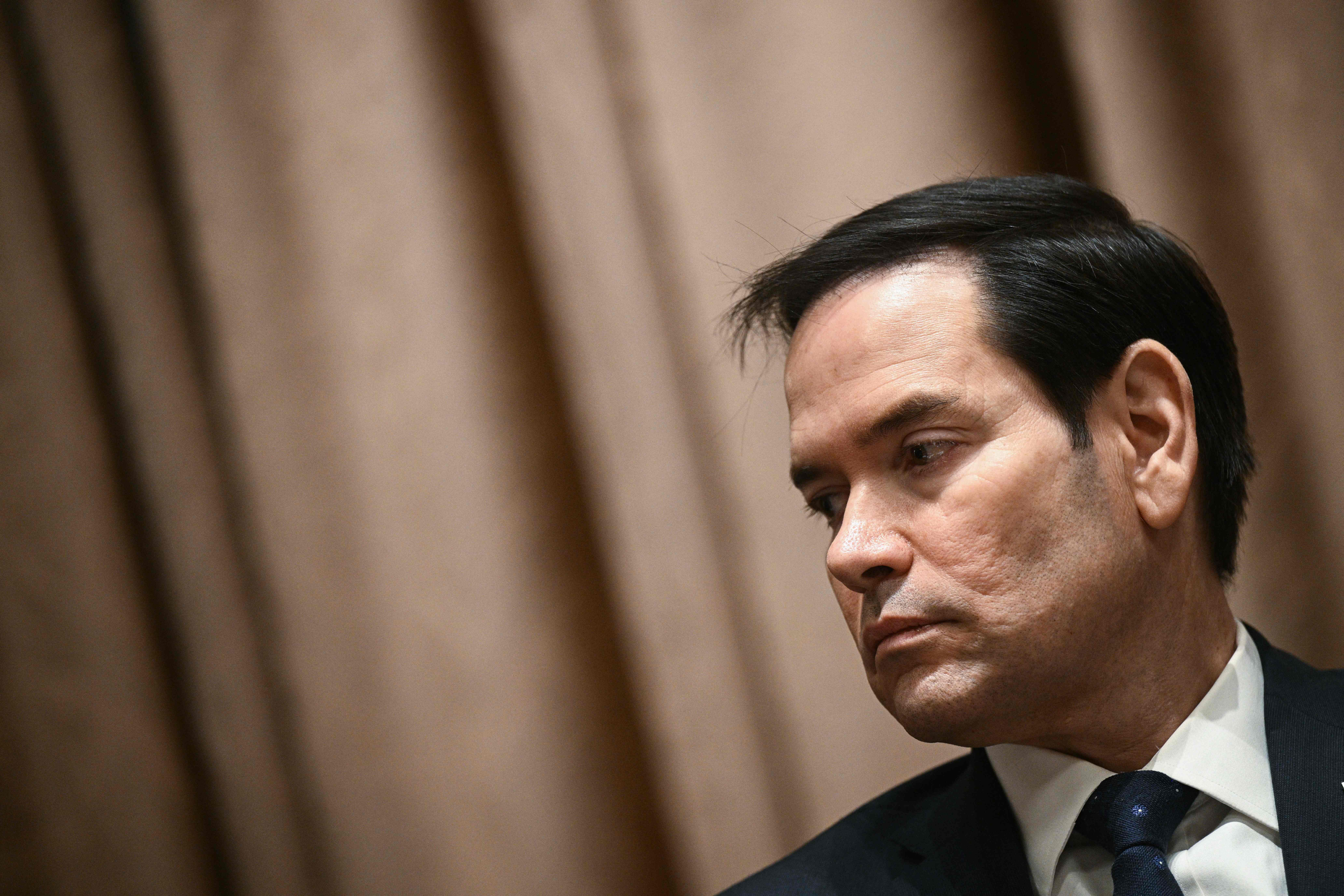La prensa estadounidense afirma que Donald Trump pretende reducir casi al 50% el presupuesto del Departamento de Estado, dirigido por Marco Rubio. (Foto Prensa Libre: Brendan SMIALOWSKI / AFP)