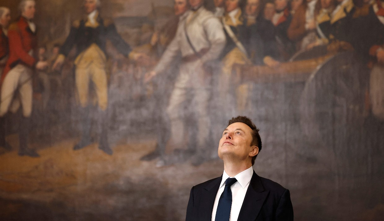 Elon Musk fue señalado de haber descuidado sus compañías por permanecer al lado de Donald Trump. (Foto Prensa Libre: AFP)