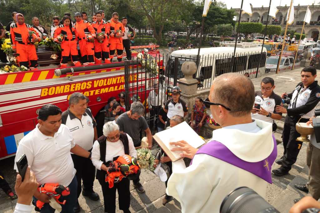 Honras fúnebres Javier Armando Castillo Márquez Bombero Voluntario fallecido (18)