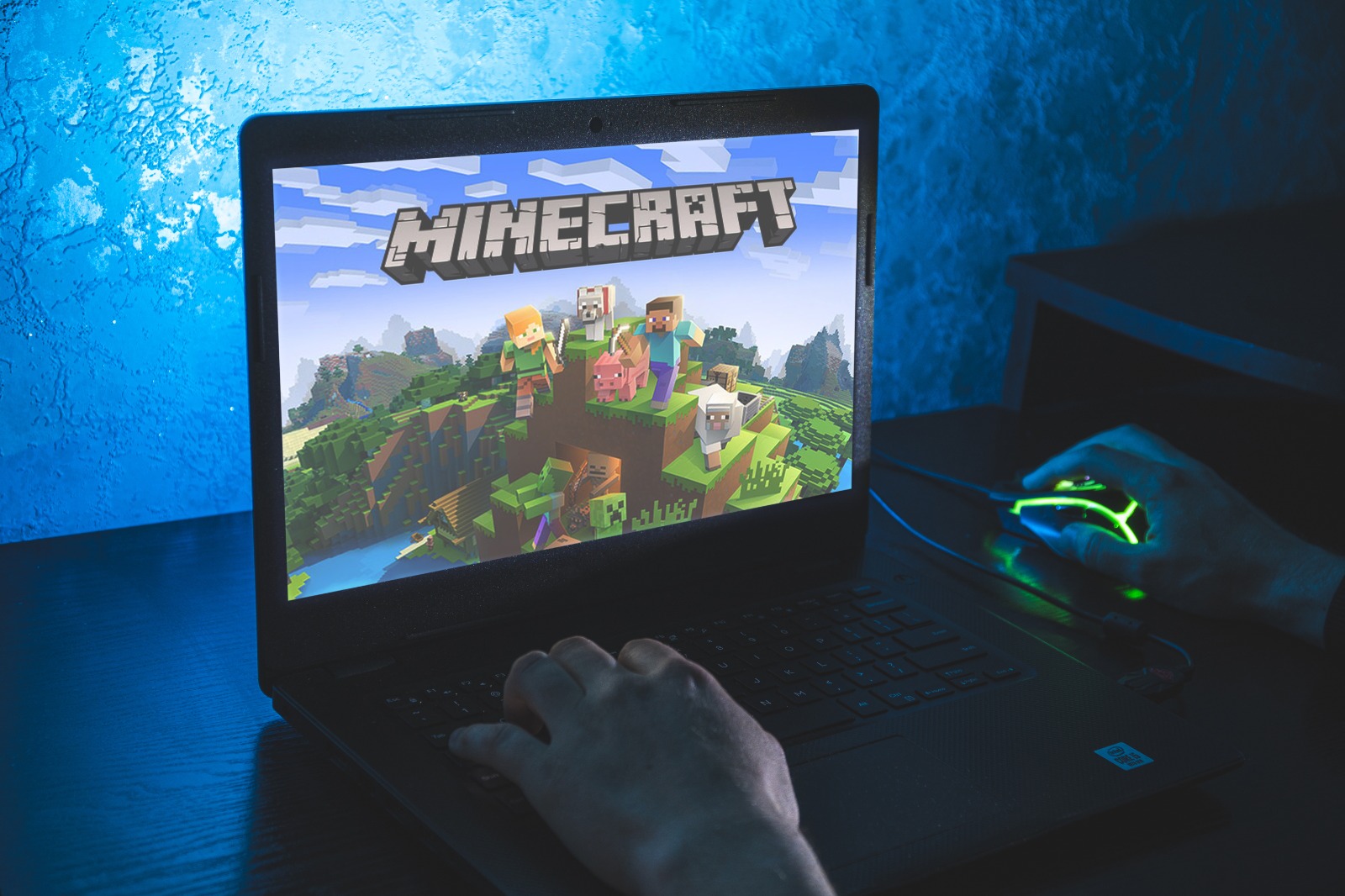 Minecraft, lanzado en 2011, ha vendido más de 238 millones de copias y es uno de los juegos más influyentes de la última década. (Foto Prensa Libre: Shutterstock)