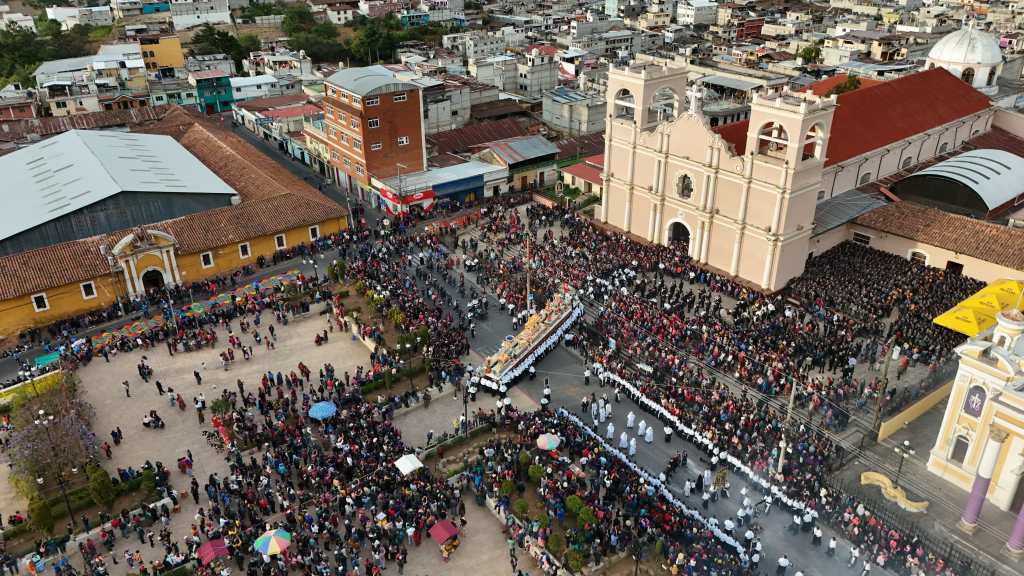 Procesión Santo Entierro en Totonicapán