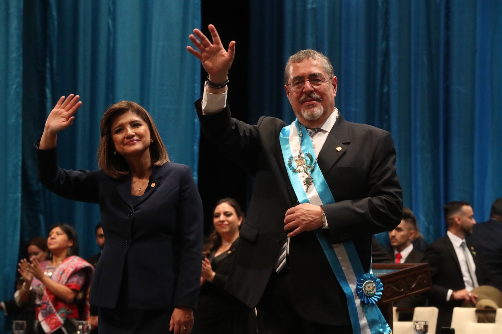 Vicepresidenta Karin Herrera y presidnete Bernardo Arévalo