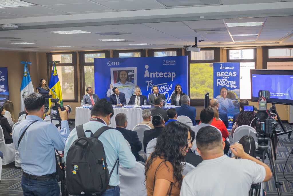 A lo largo de 2024, se desarrolló un modelo de formación dirigido a guatemaltecos retornados. El 30 de abril de 2025, se lanzó oficialmente el programa de Becas para Retornados, subsidiado por el Intecap. (Foto, Prensa Libre: cortesía Intecap)