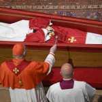 Este viernes se realizó el sellado del féretro con los restos del papa Francisco.
EPA