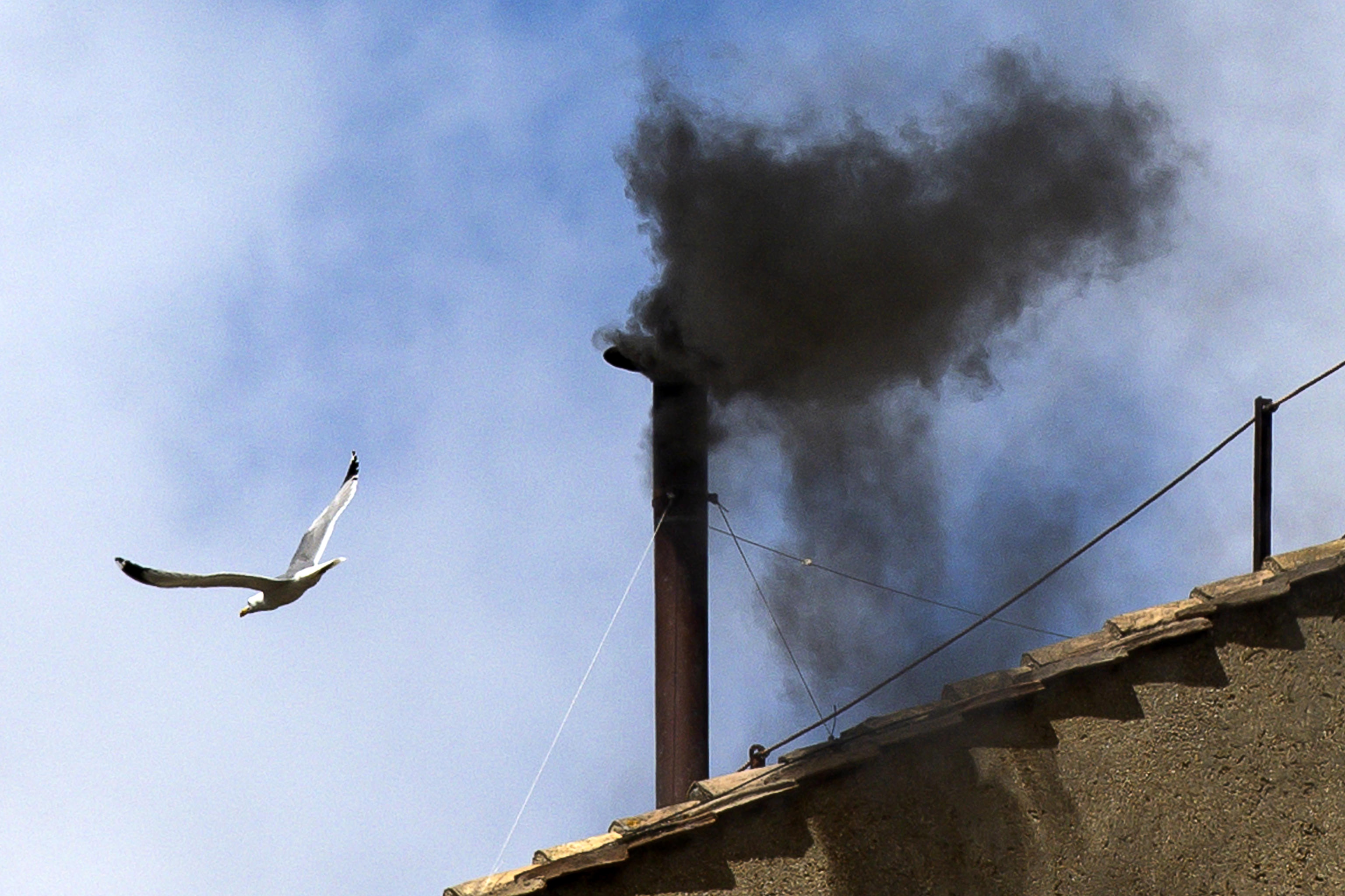 fumata negra cónclave