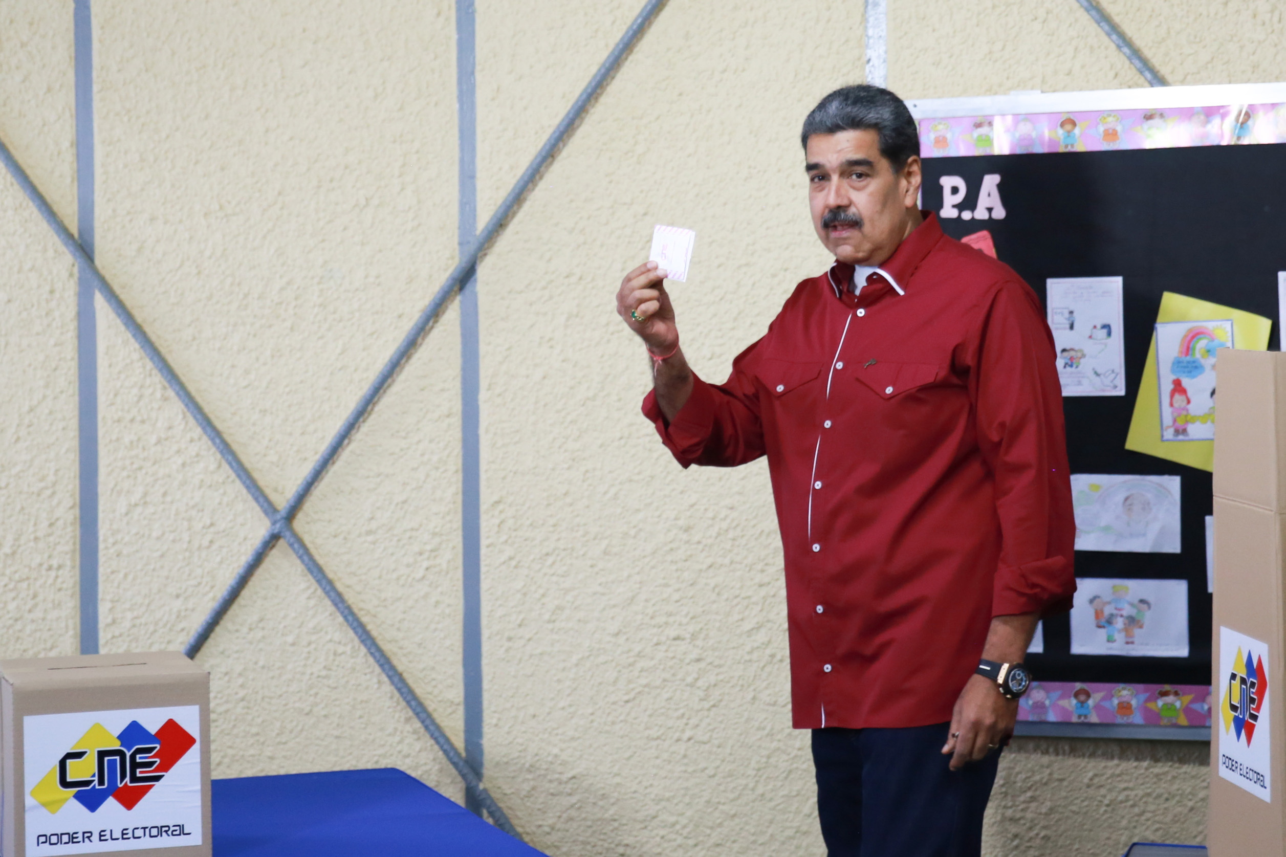 El presidente Nicolás Maduro participa este 25 de mayo en las elecciones de diputados y gobernadores. (Foto Prensa Libre: EFE)