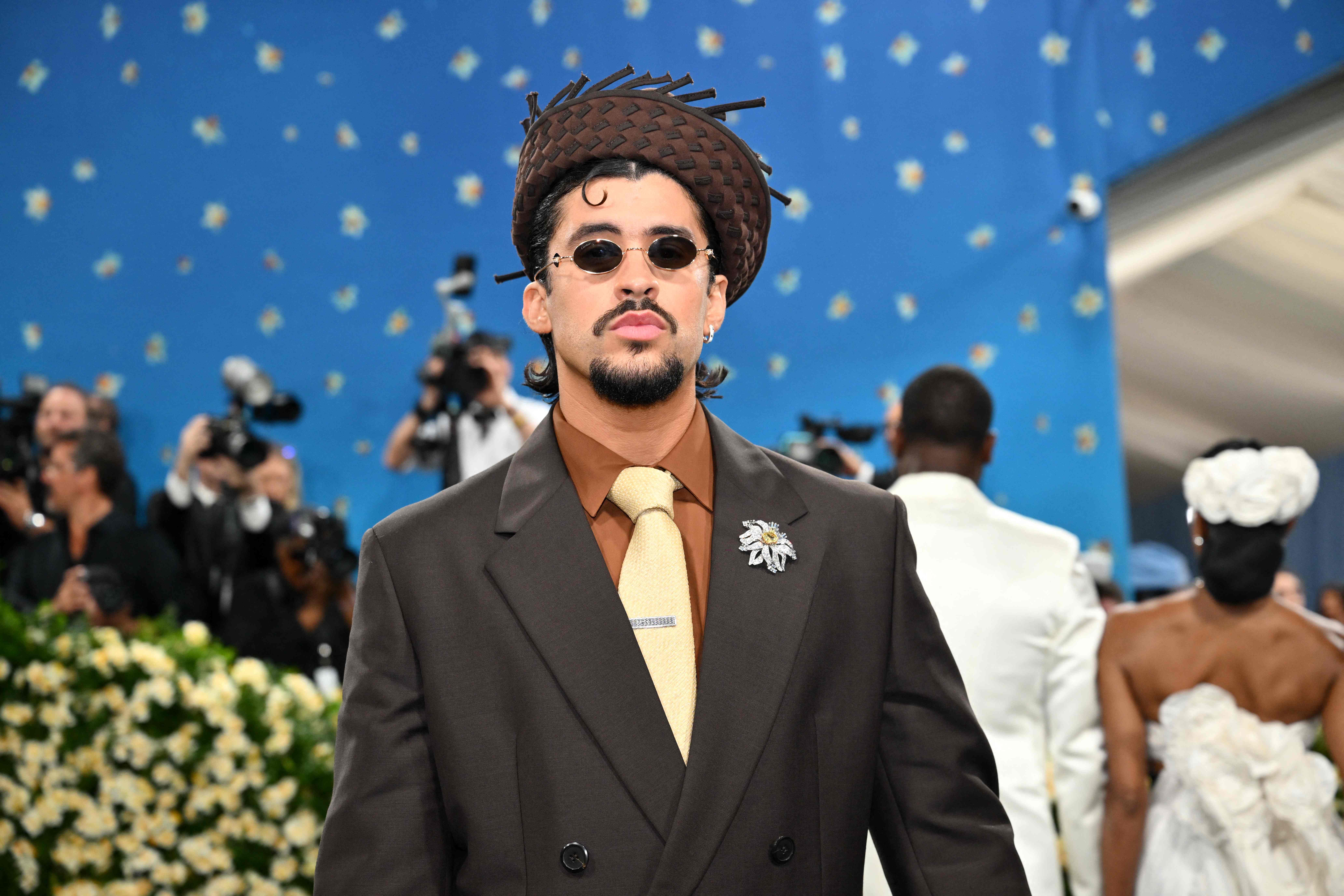 La cantante puertorriqueña Bad Bunny llega a la Gala Met 2025 en el Museo Metropolitano de Arte el 5 de mayo de 2025, en Nueva York. (Foto Prensa Libre: AFP) 