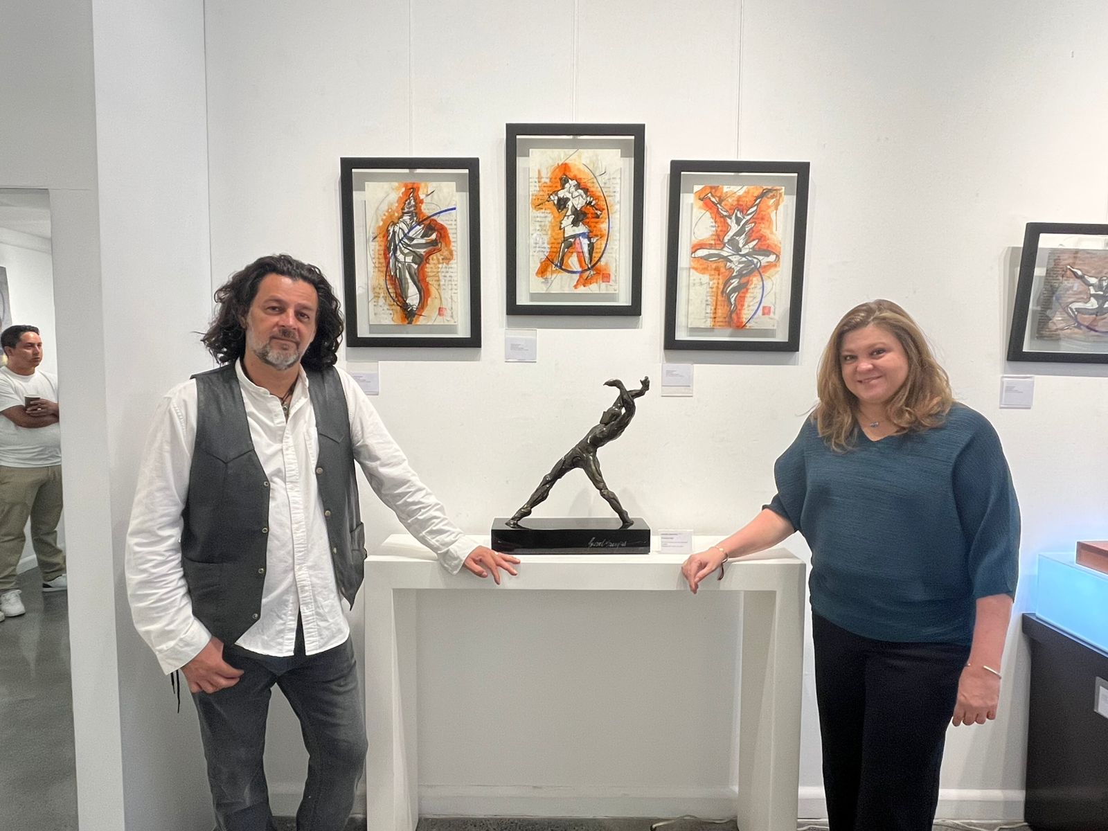 El artista Mendel Samayoa presenta una nueva exposición de esculturas. (Foto Prensa Libre: Cortesía) 