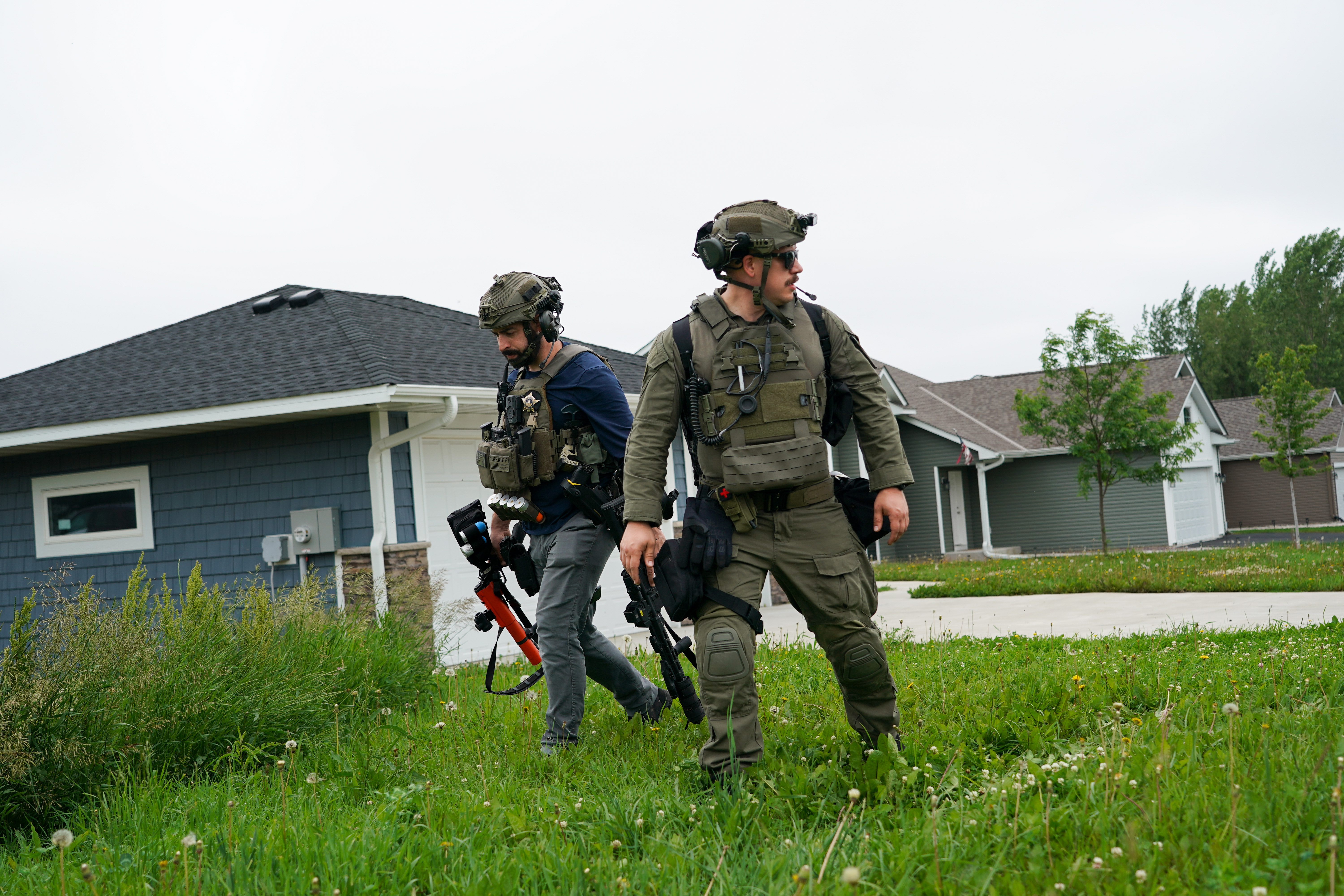 Caza humana tras el tiroteo de dos legisladores del estado de Minnesota
