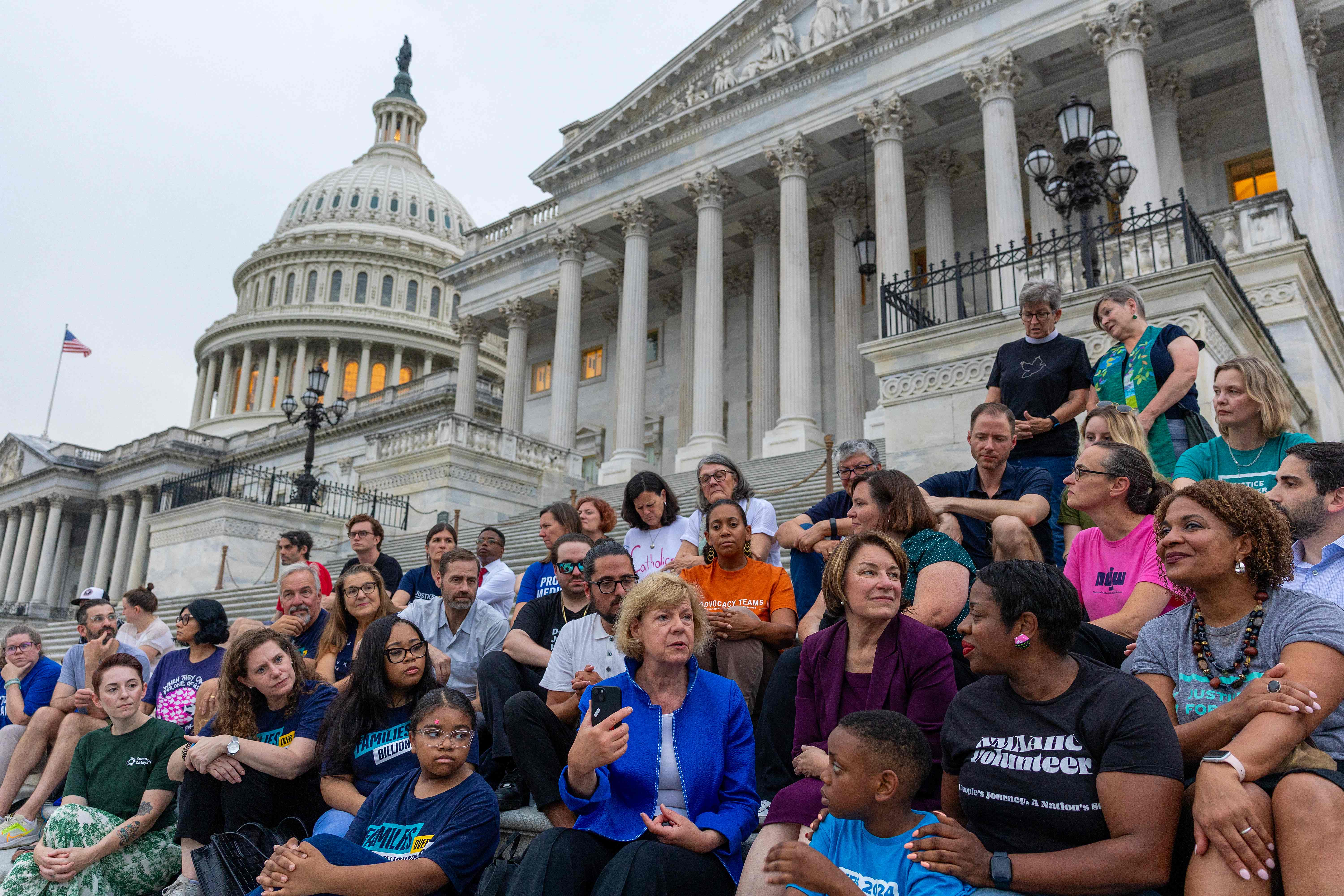 Frente al capitolio donde se discute propuesta del plan fiscal de Estados Unidos