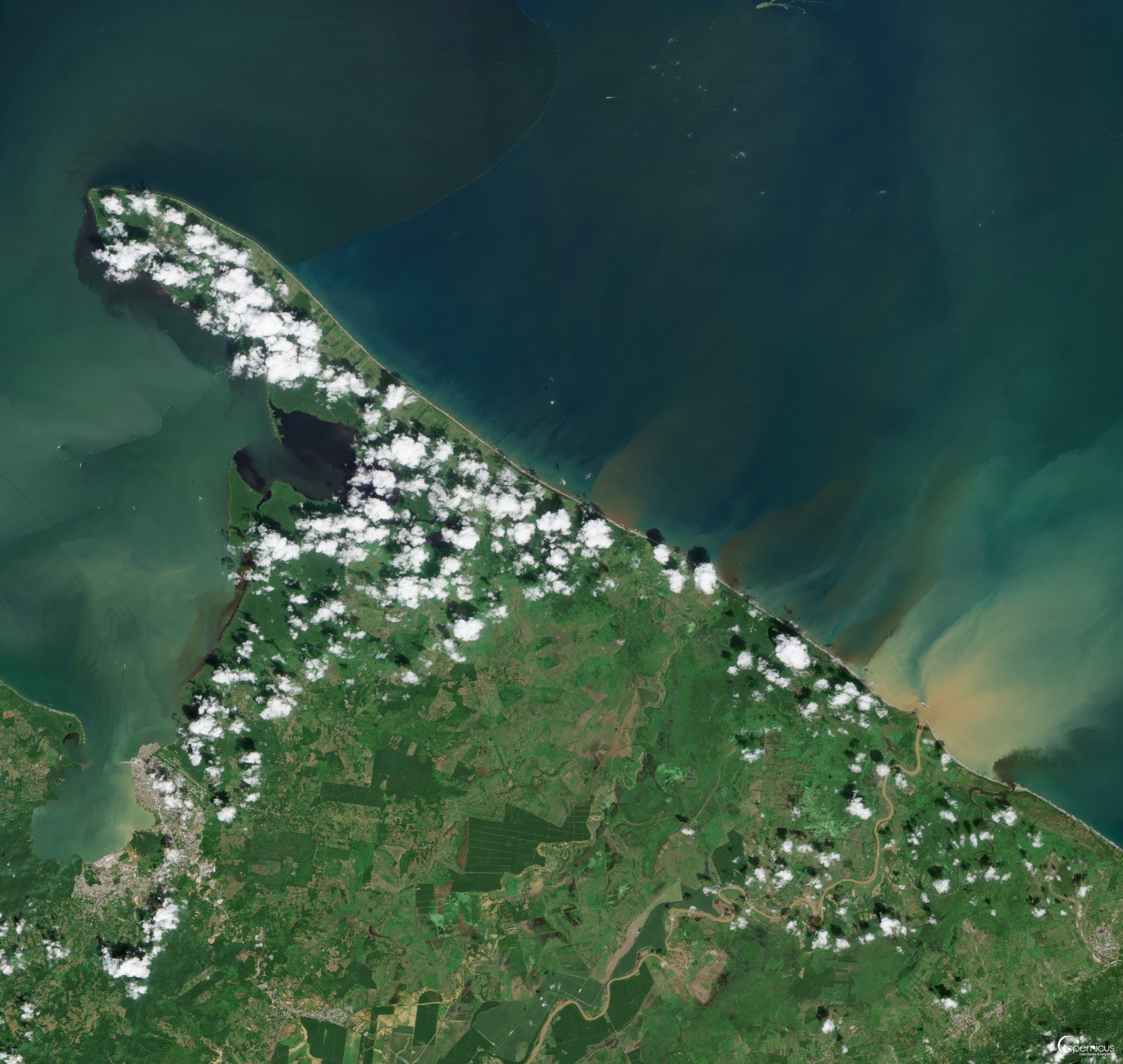 Sectores de Izabal son más propensos a inundarse y a tener problemáticas como arrastre de basura. (Foto Prensa Libre: Cortesía de Cisp). 