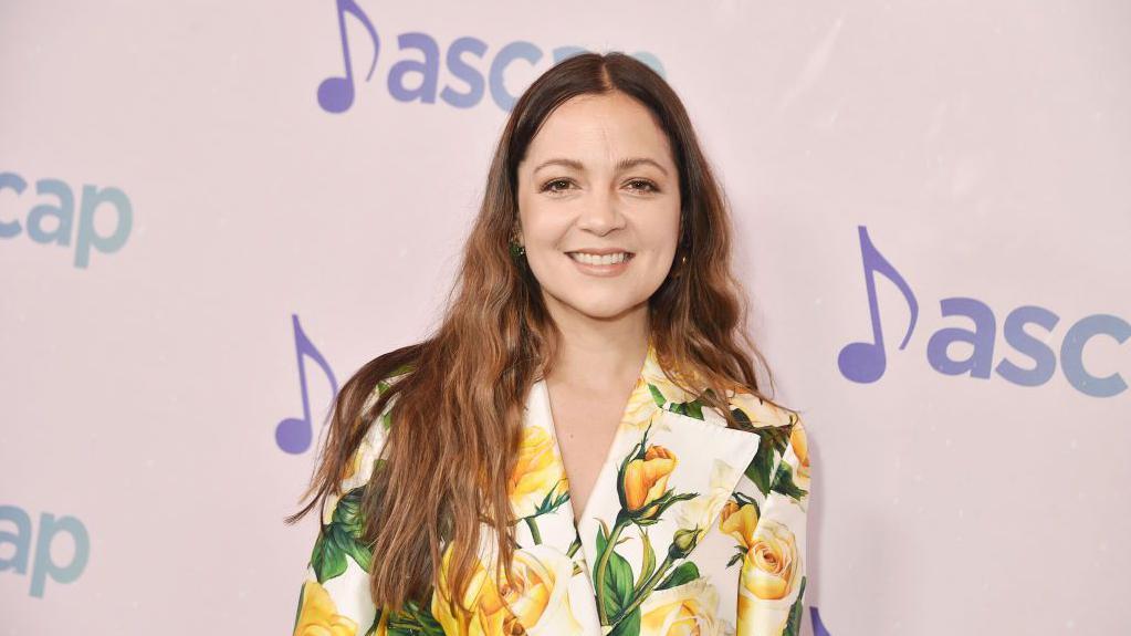 Natalia Lafourcade es la cantante latina con más premios Grammy en la historia, con 18 en total, de los cuales cuatro son anglosajones.

Getty Images