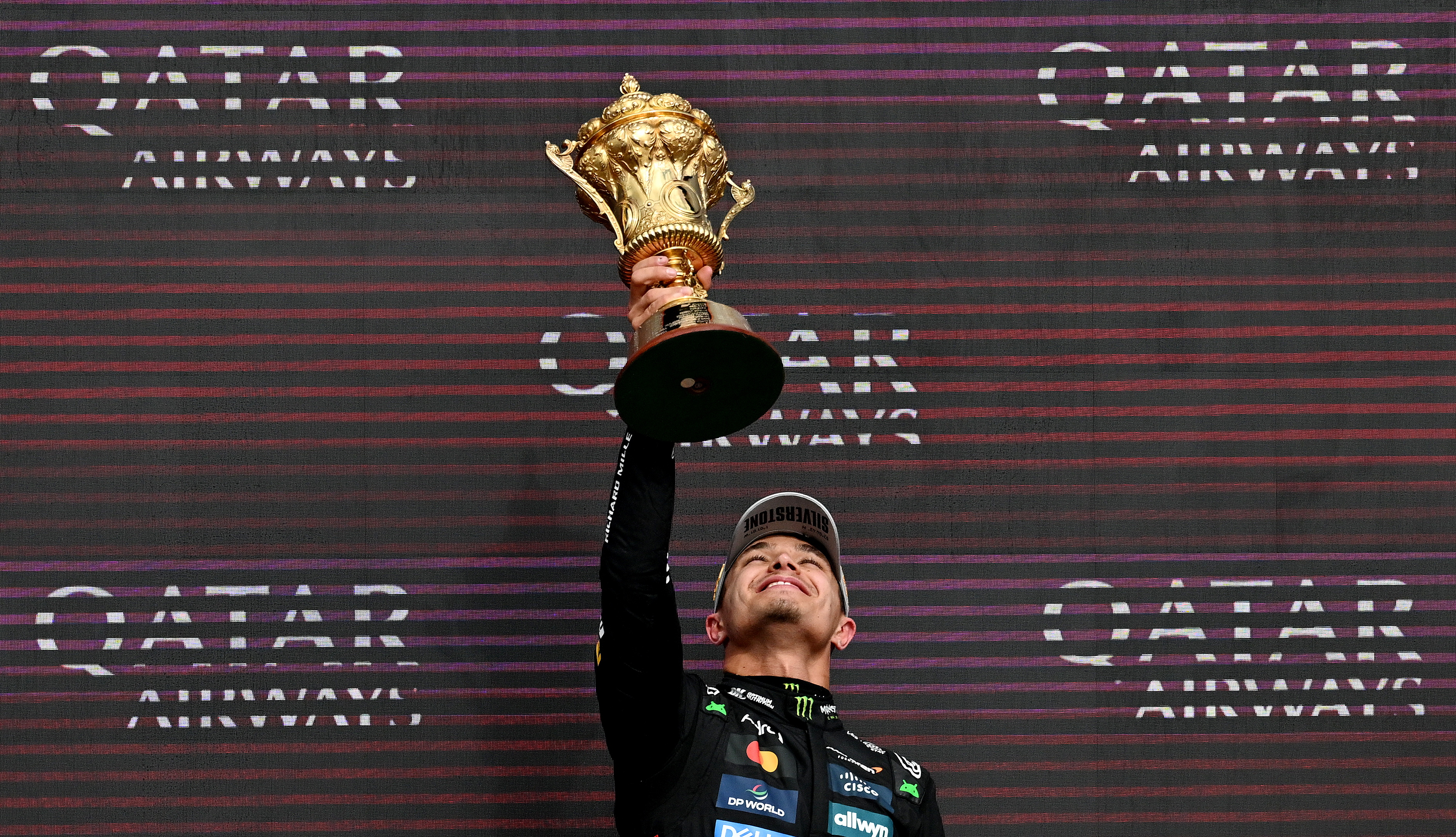TOWCESTER (United Kingdom), 06/07/2025.- McLaren driver Lando Norris of Britain celebrates winning the Formula 1 British Grand Prix at the at the Silverstone Circuit racetrack, Britain, 06 July 2025. (Fórmula Uno, Reino Unido) EFE/EPA/PETER POWELL .