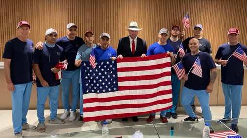 La embajada de EE.UU. en Venezuela publicó en X una foto de los 10 estadounidenses liberados en un canje de prisioneros. Embajada de los EE.UU., Venezuela